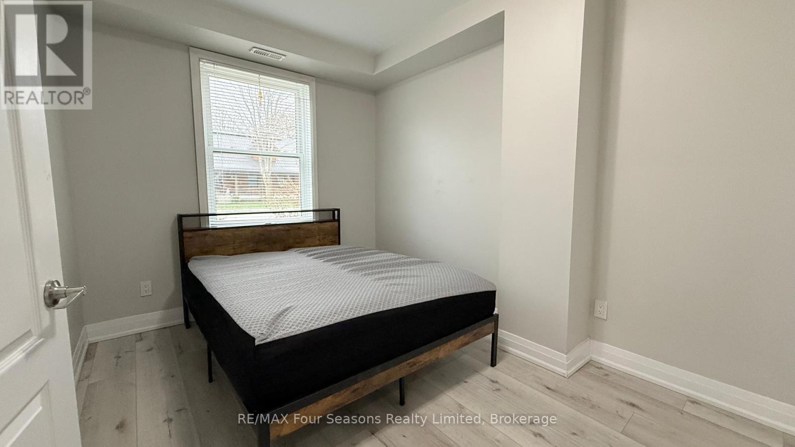 557 Catherine Street, Saugeen Shores, Ontario  N0H 2C0 - Photo 6 - X12838564