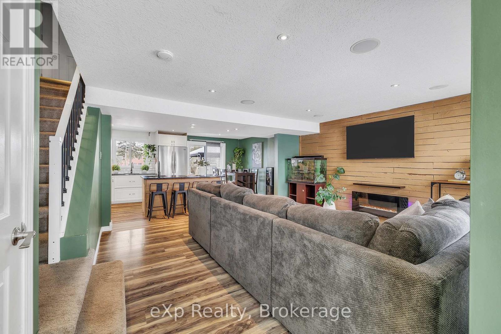 208 Linden Drive, Cambridge, Ontario  N3H 4Y2 - Photo 2 - X12838588