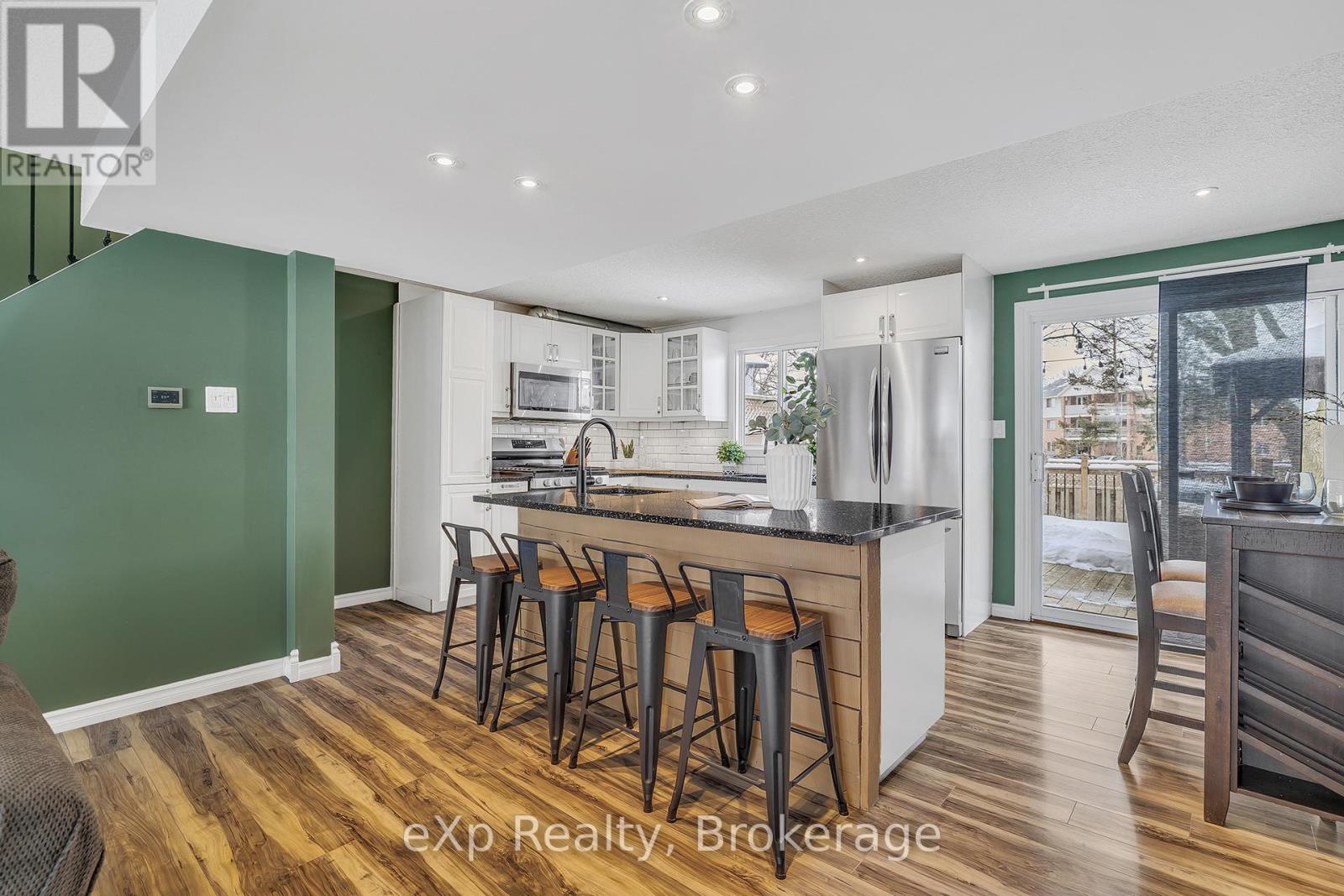 208 Linden Drive, Cambridge, Ontario  N3H 4Y2 - Photo 6 - X12838588