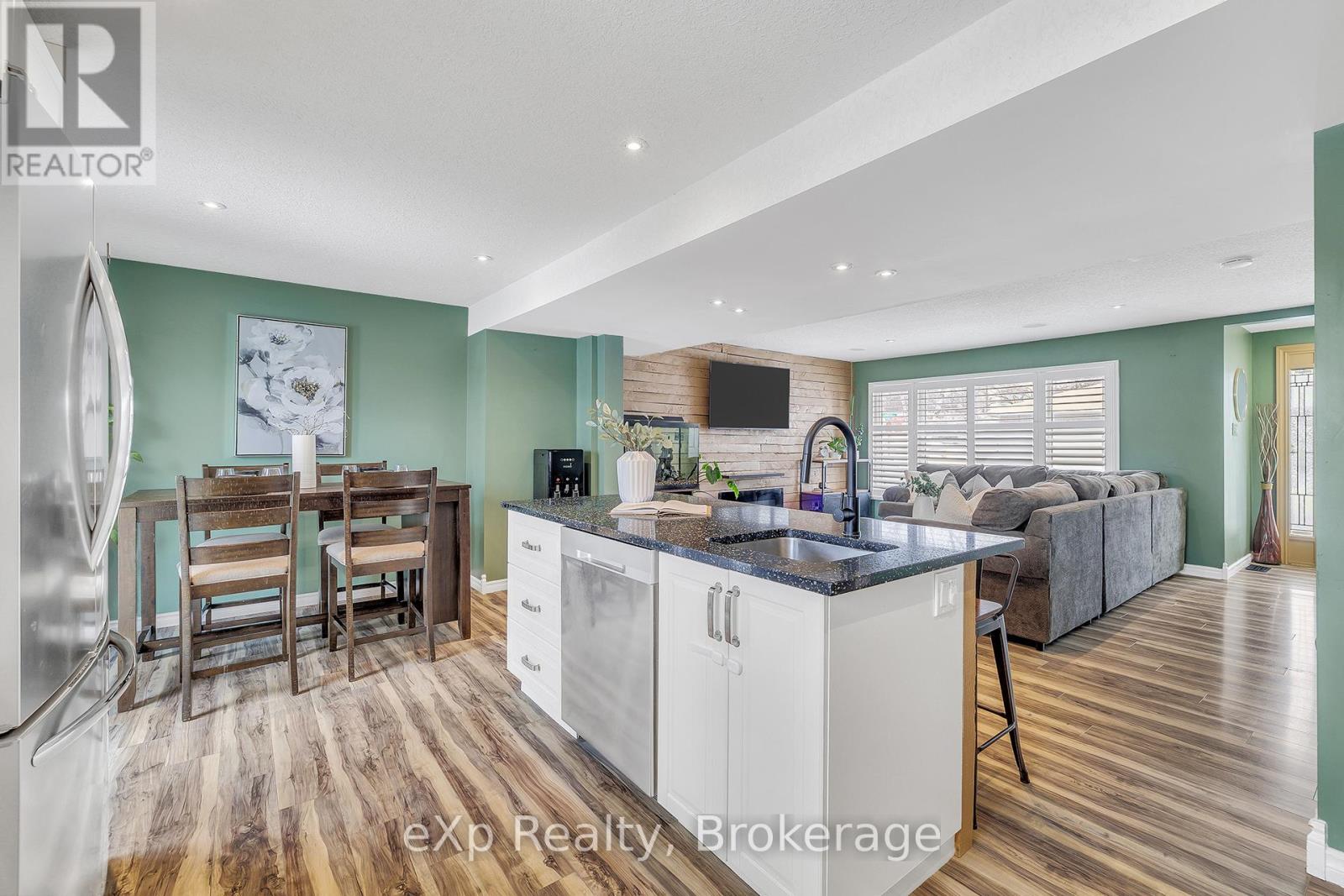 208 Linden Drive, Cambridge, Ontario  N3H 4Y2 - Photo 8 - X12838588