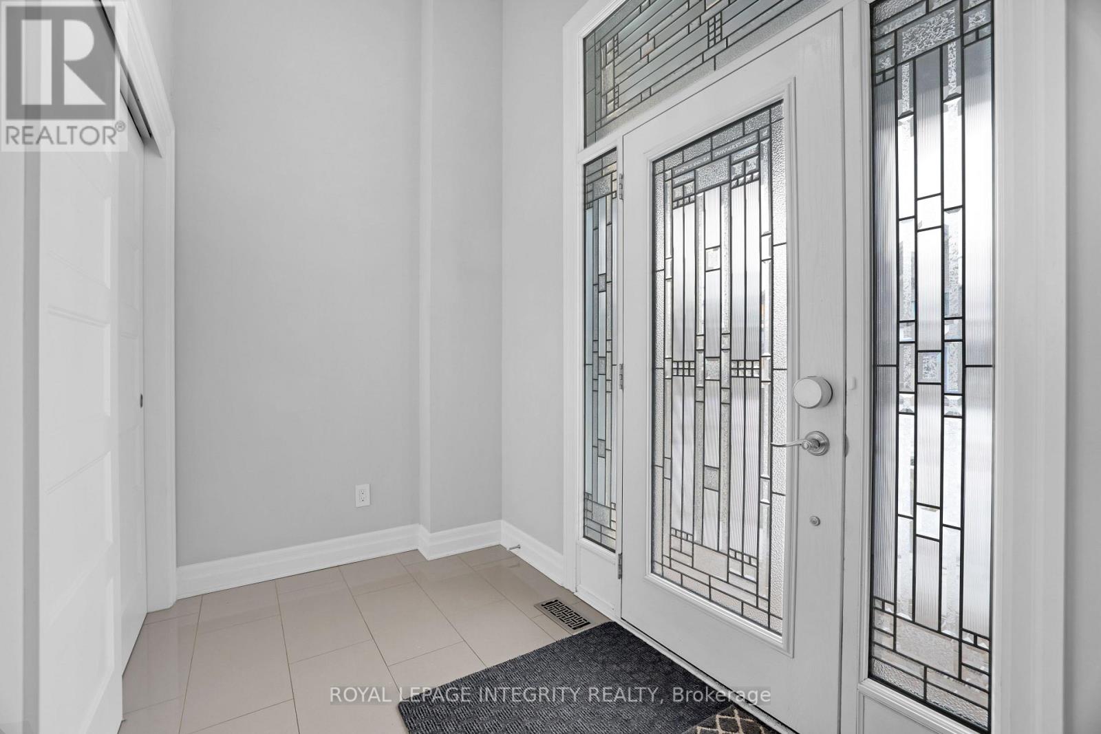 508 Yellow Birch Street, Ottawa, Ontario  K1W 0J3 - Photo 3 - X12838484