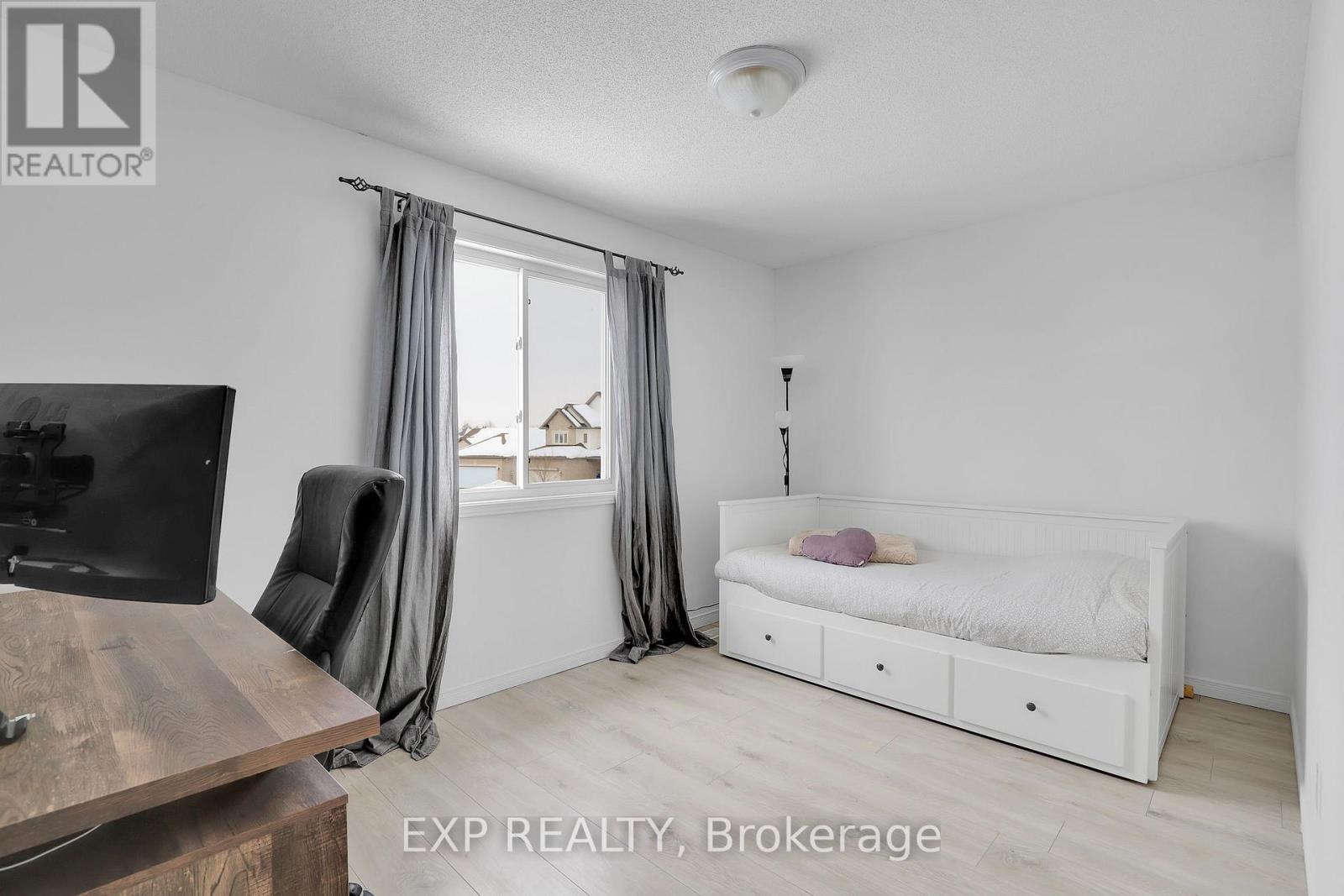 112 Dorina Sarazin Crescent, Clarence-Rockland, Ontario  K4K 0G6 - Photo 31 - X12838524