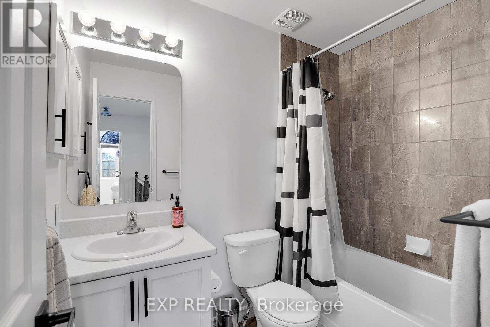 112 Dorina Sarazin Crescent, Clarence-Rockland, Ontario  K4K 0G6 - Photo 32 - X12838524