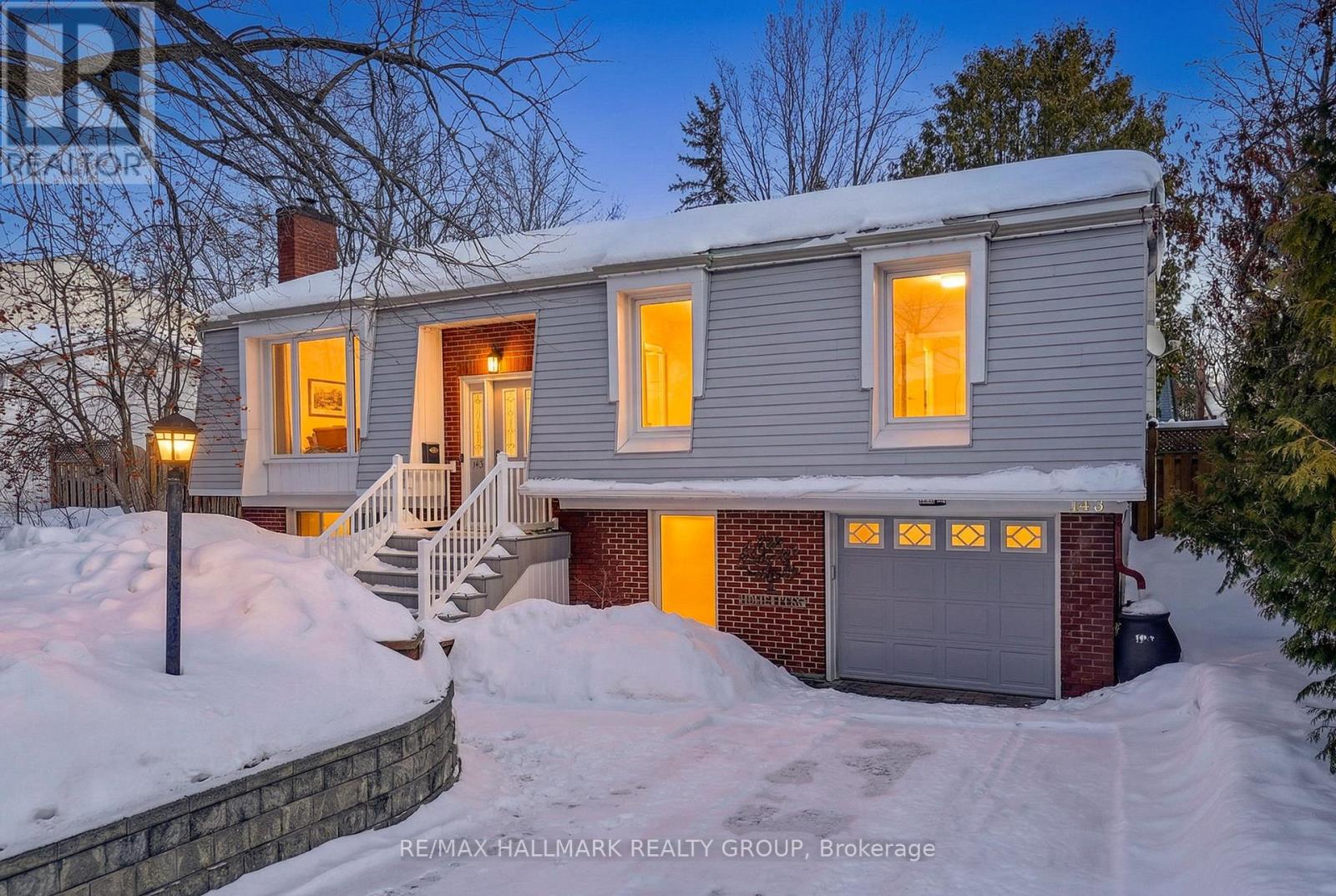 145 LARKIN DRIVE, Ottawa, Ontario