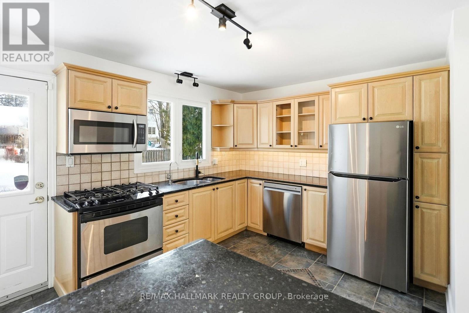 145 Larkin Drive, Ottawa, Ontario  K2J 1J1 - Photo 12 - X12838552