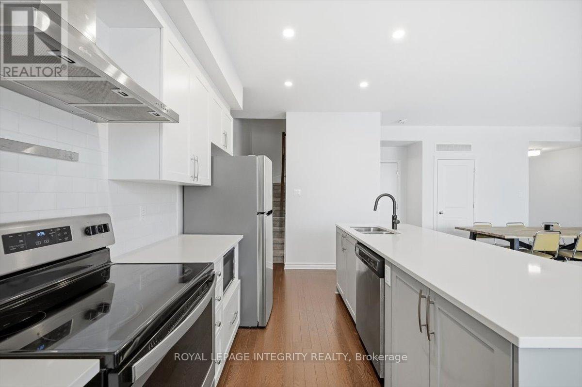 359 Axis Way, Ottawa, Ontario  K1W 0L7 - Photo 8 - X12838582