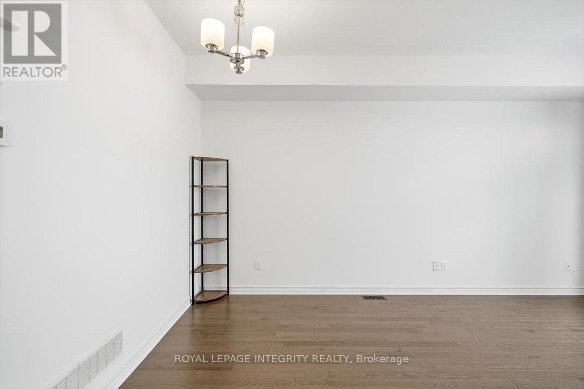 41 Carabiner Private, Ottawa, Ontario  K1W 0L7 - Photo 12 - X12838586