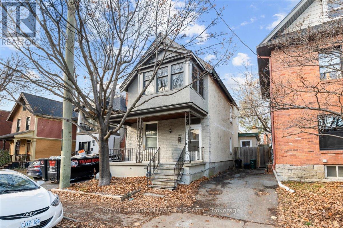1 - 247 Flora Street, Ottawa, Ontario  K1R 5R8 - Photo 2 - X12838620