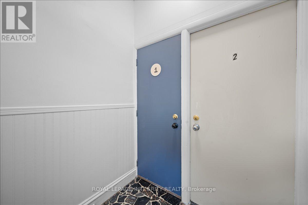 1 - 247 Flora Street, Ottawa, Ontario  K1R 5R8 - Photo 3 - X12838620