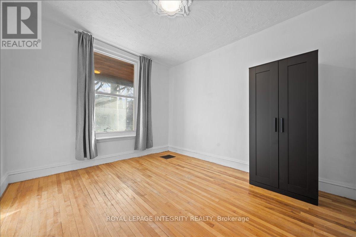 1 - 247 Flora Street, Ottawa, Ontario  K1R 5R8 - Photo 4 - X12838620