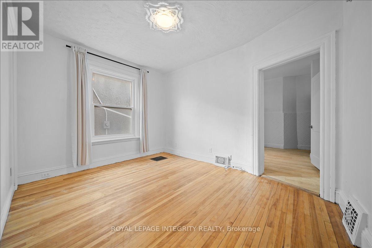 1 - 247 Flora Street, Ottawa, Ontario  K1R 5R8 - Photo 7 - X12838620