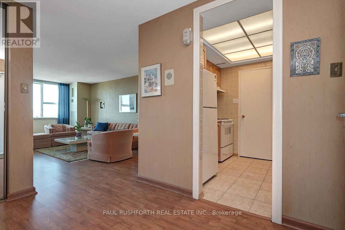 Ph7 - 555 Brittany Drive, Ottawa, Ontario  K1K 4C5 - Photo 4 - X12838622