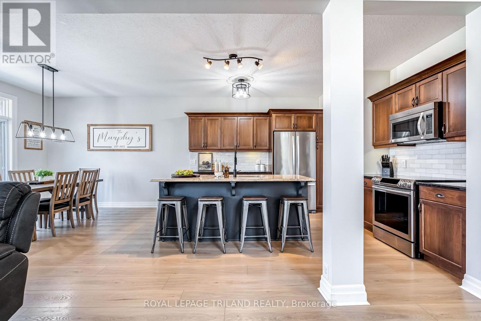 706 Bennett Crescent, Strathroy-Caradoc, Ontario  N0L 1W0 - Photo 12 - X12838618