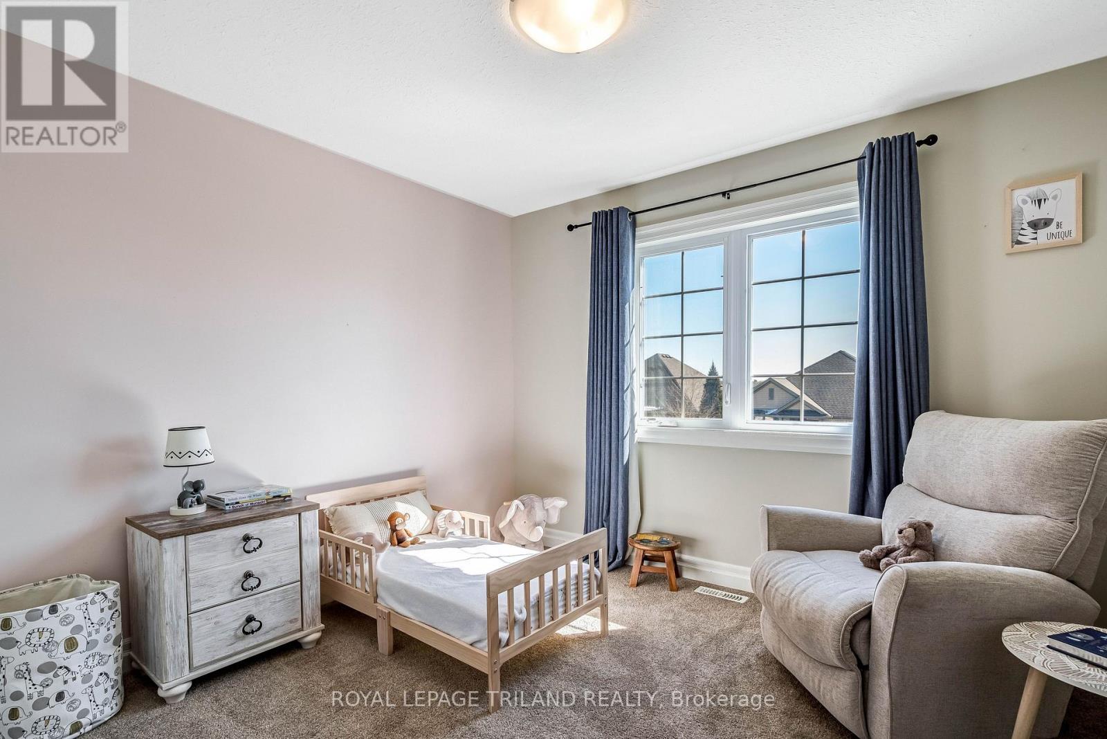 706 Bennett Crescent, Strathroy-Caradoc, Ontario  N0L 1W0 - Photo 30 - X12838618