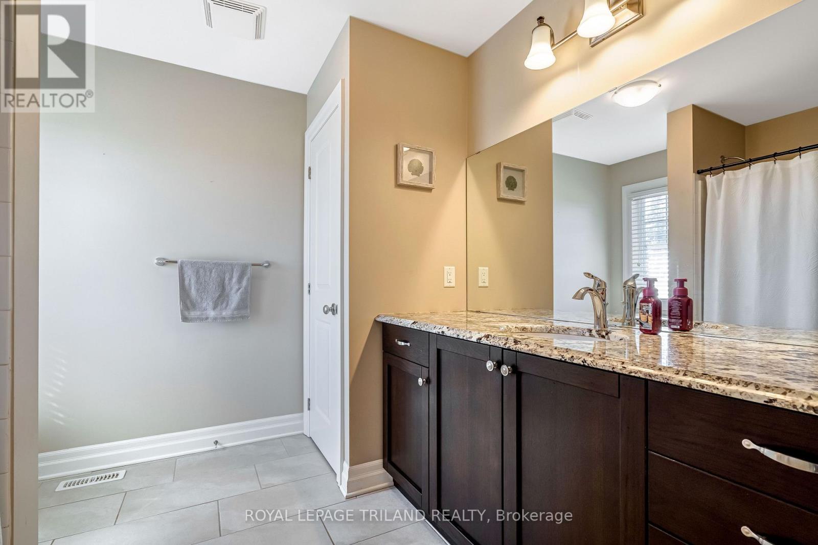 706 Bennett Crescent, Strathroy-Caradoc, Ontario  N0L 1W0 - Photo 31 - X12838618