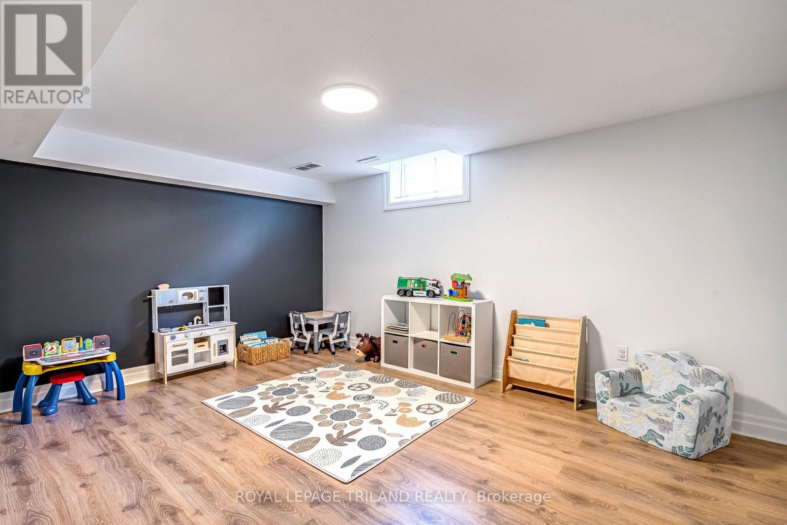 706 Bennett Crescent, Strathroy-Caradoc, Ontario  N0L 1W0 - Photo 37 - X12838618