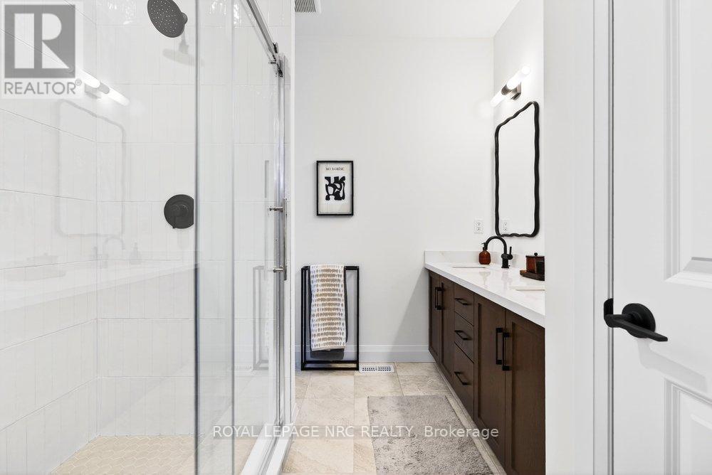 63 Beachwalk Crescent, Fort Erie, Ontario  L0S 1B0 - Photo 22 - X12400990