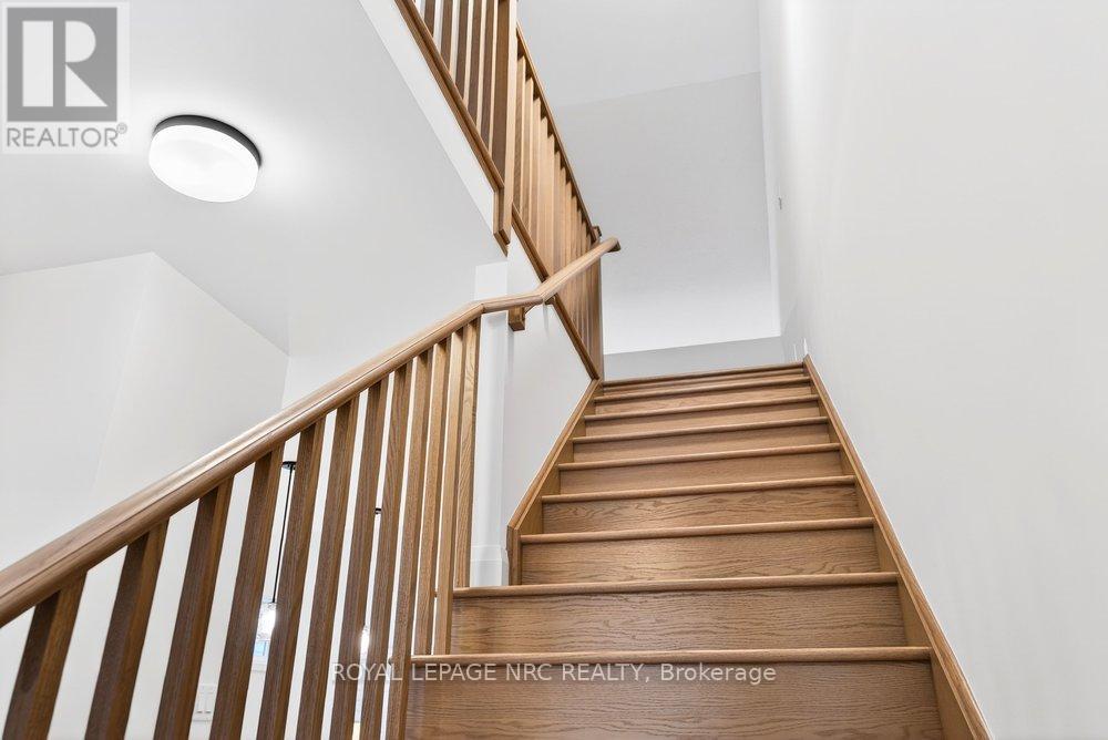 63 Beachwalk Crescent, Fort Erie, Ontario  L0S 1B0 - Photo 28 - X12400990