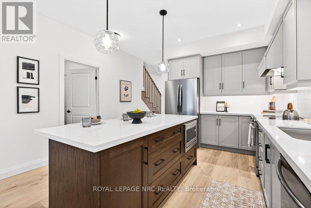 63 Beachwalk Crescent, Fort Erie, Ontario  L0S 1B0 - Photo 8 - X12400990