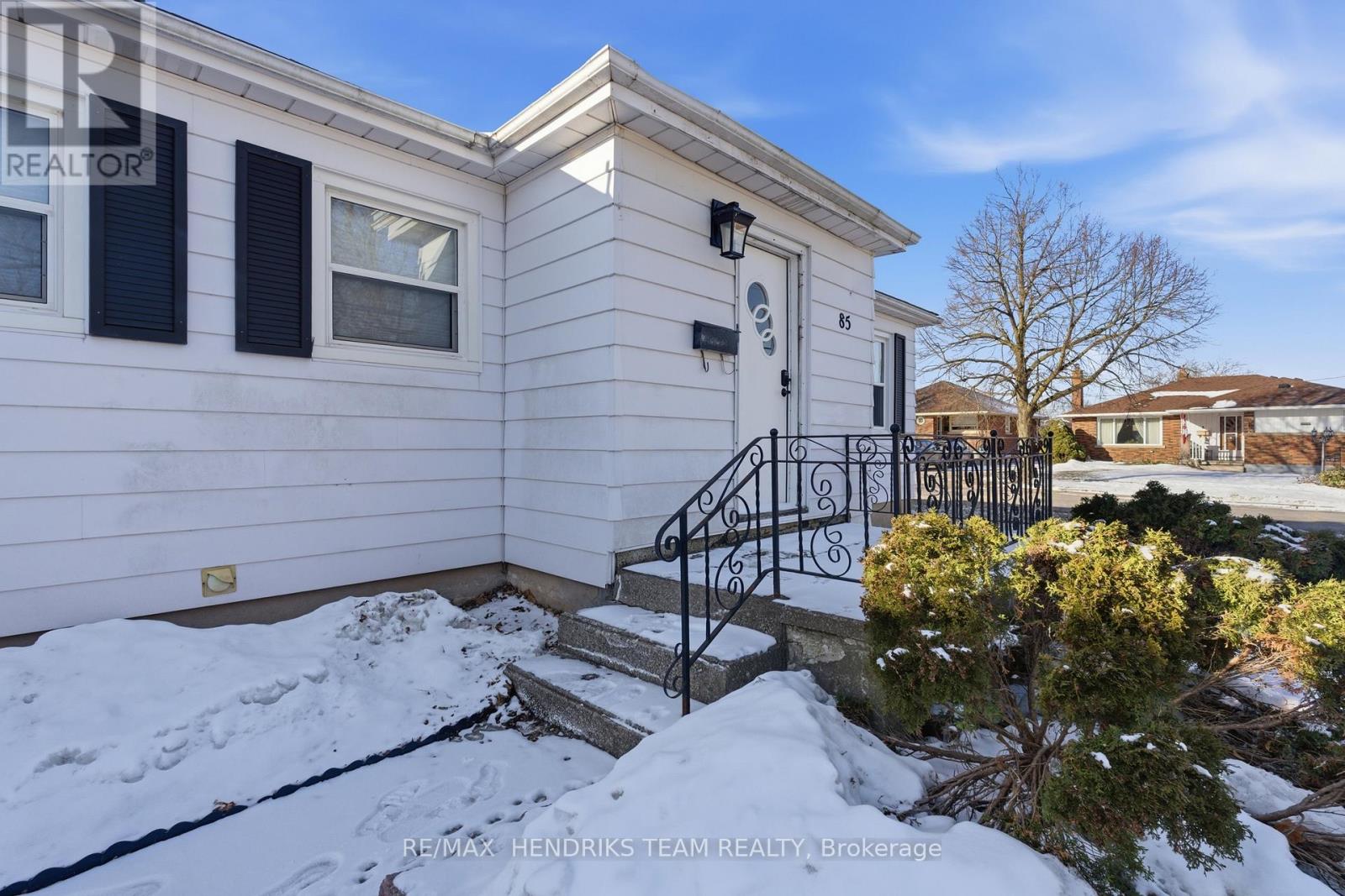 85 Albert Street W, Thorold, Ontario  L2V 2H1 - Photo 7 - X12743350