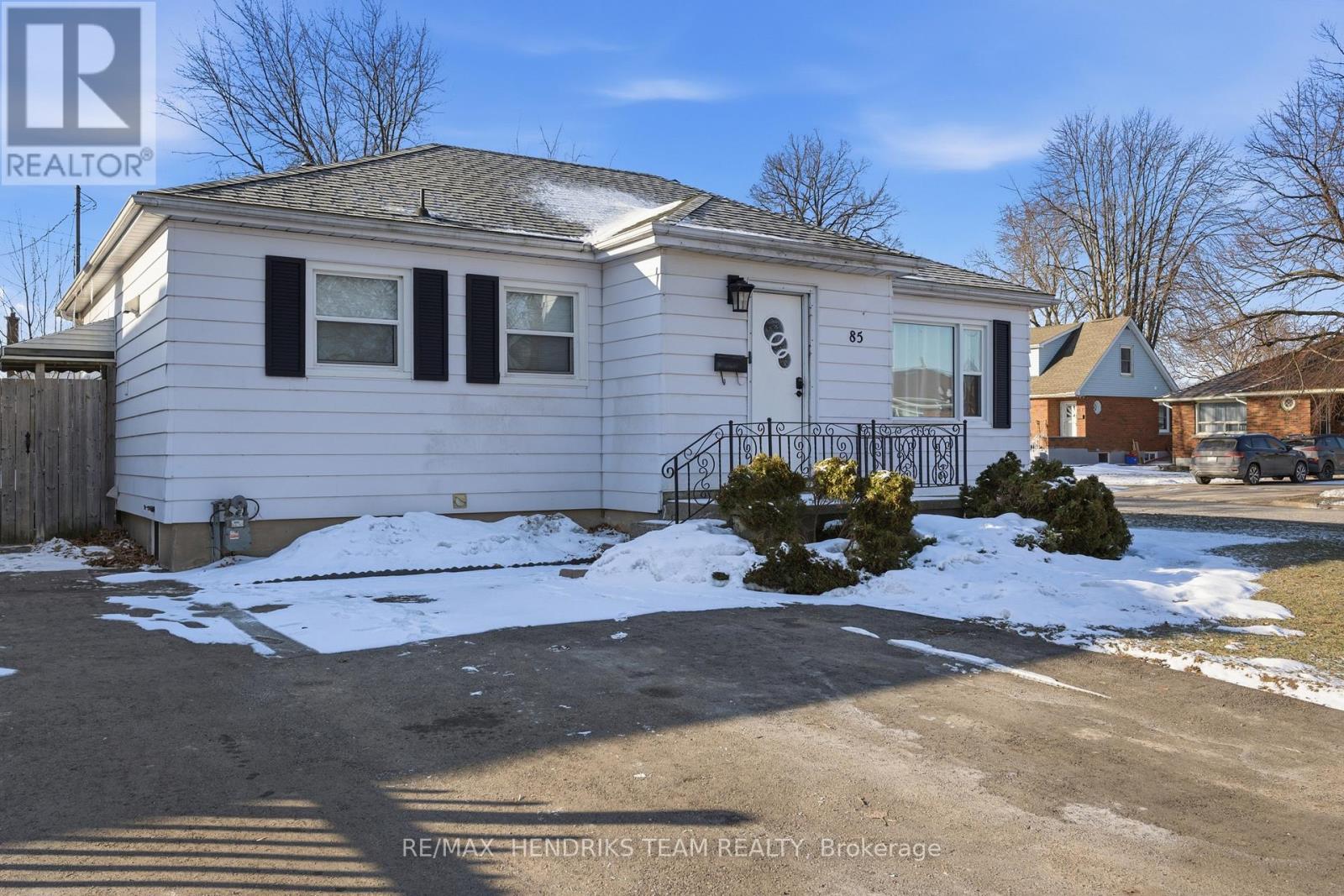 85 Albert Street W, Thorold, Ontario  L2V 2H1 - Photo 4 - X12743350