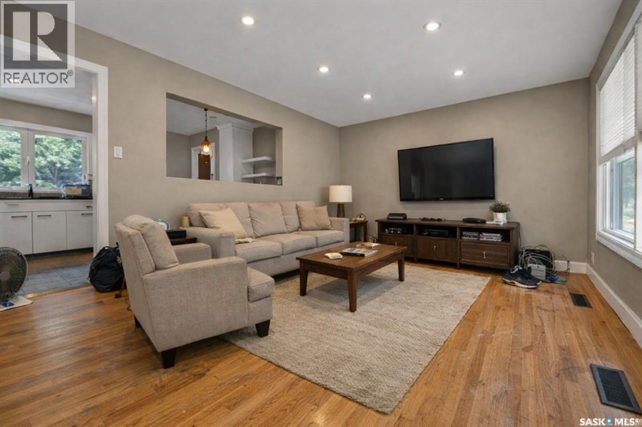 4515 Sherwood Drive, Regina, Saskatchewan  S4R 4B3 - Photo 4 - SK029414