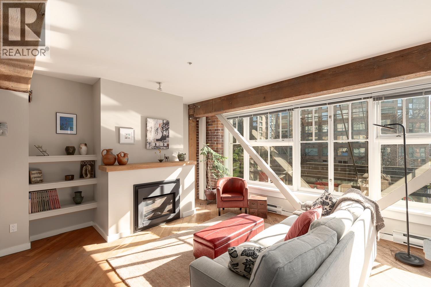 207 1178 Hamilton Street, Vancouver, British Columbia V6B 2S2 - Photo 2 - R3095254