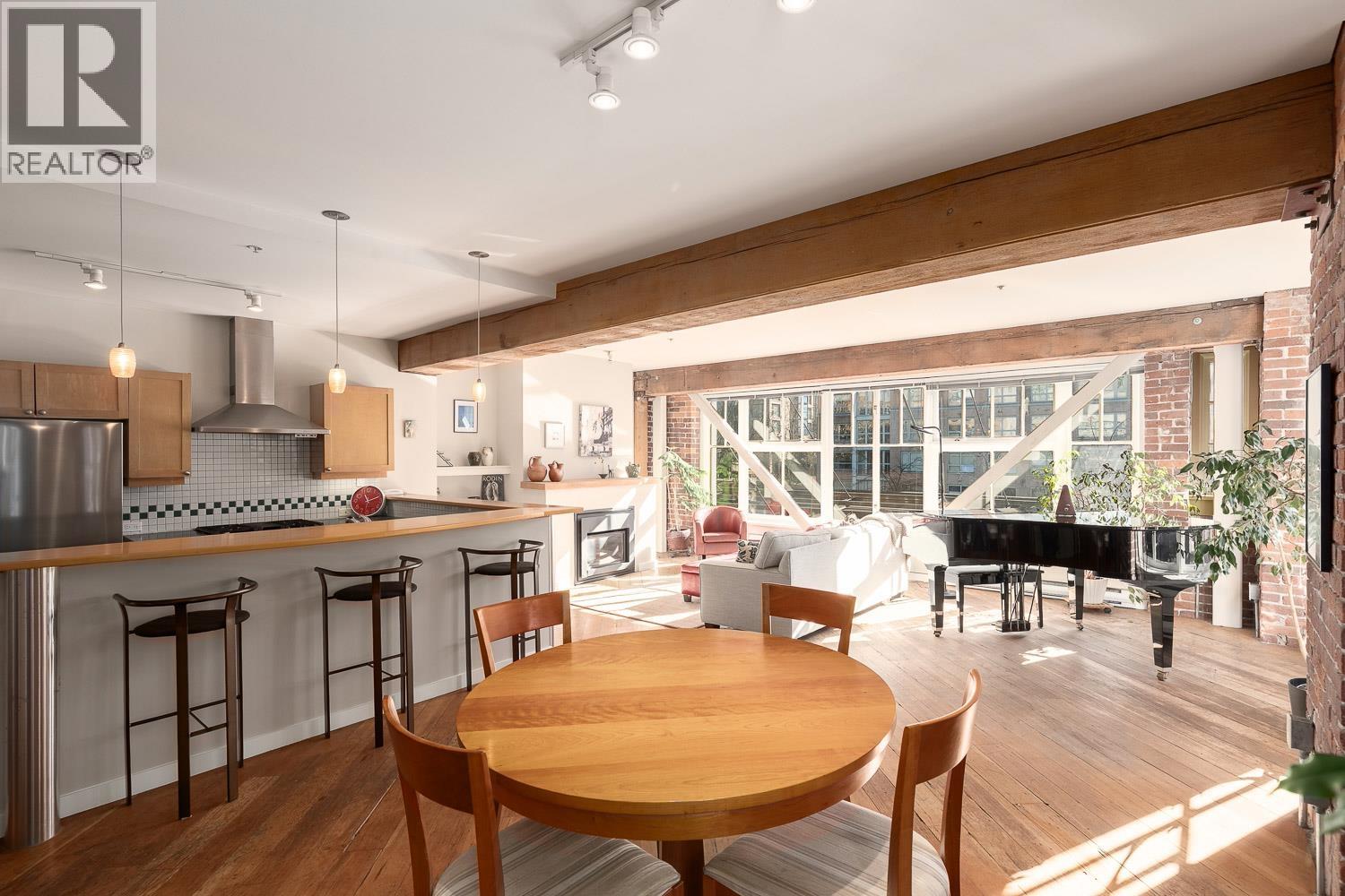 207 1178 Hamilton Street, Vancouver, British Columbia V6B 2S2 - Photo 3 - R3095254