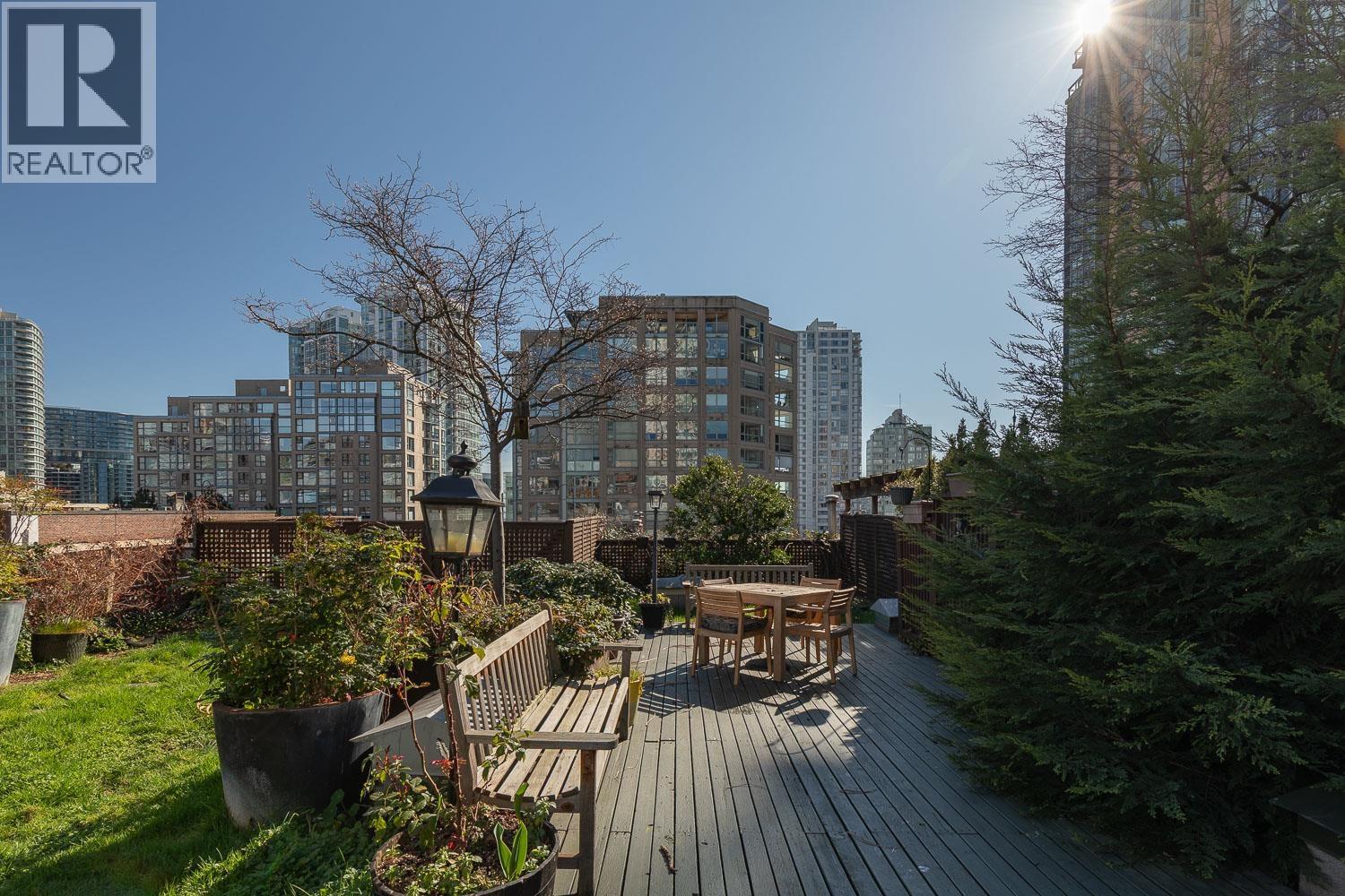 207 1178 Hamilton Street, Vancouver, British Columbia V6B 2S2 - Photo 38 - R3095254