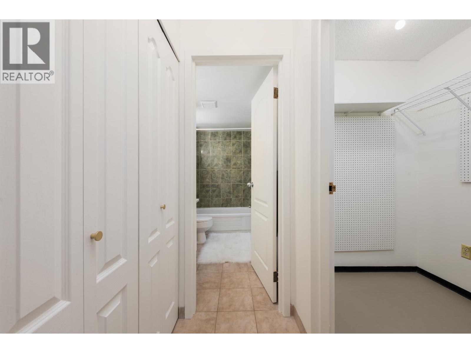 227 9847 Manchester Drive, Burnaby, British Columbia  V3N 4P4 - Photo 19 - R3095255