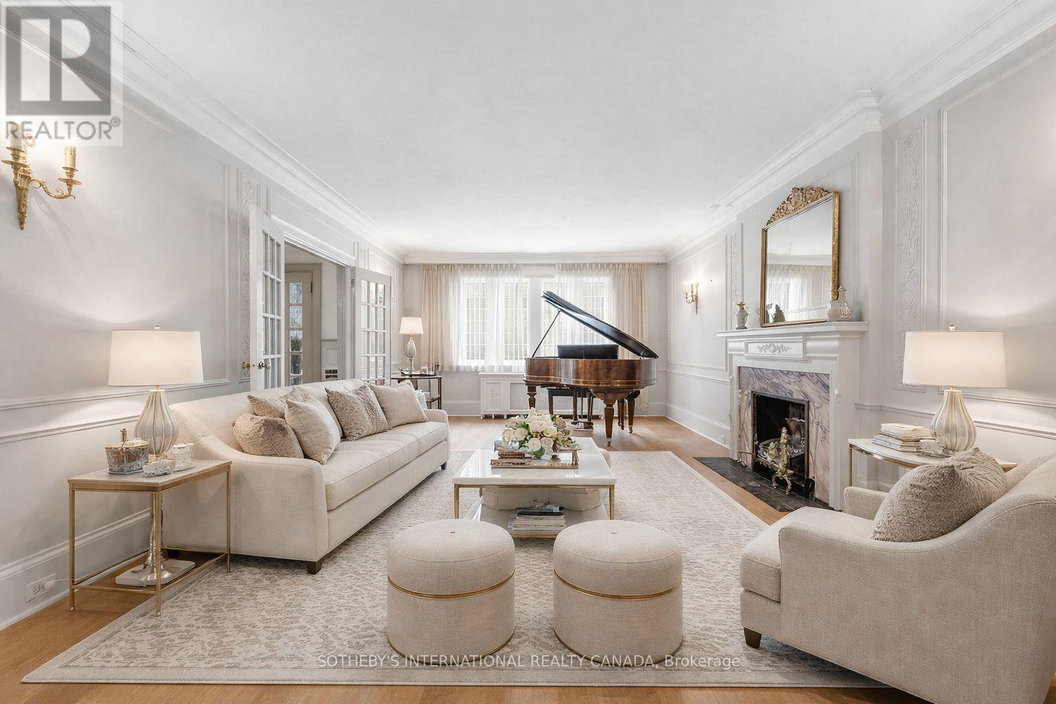 10 Gardiner Road, Toronto, Ontario  M5P 3B3 - Photo 4 - C12827556