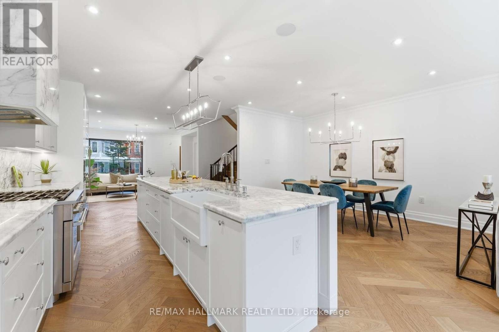 90 Garden Avenue, Toronto, Ontario  M6R 1H7 - Photo 7 - W12829326