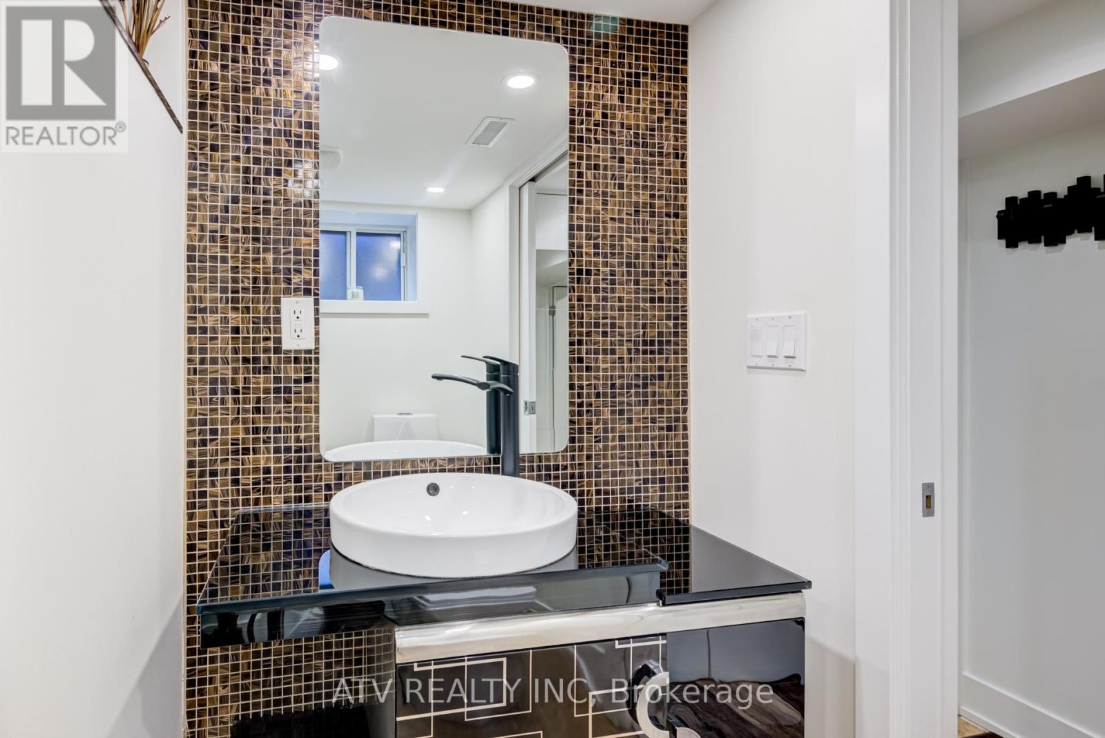 19 Albani Street, Toronto, Ontario  M8V 1X3 - Photo 41 - W12789748