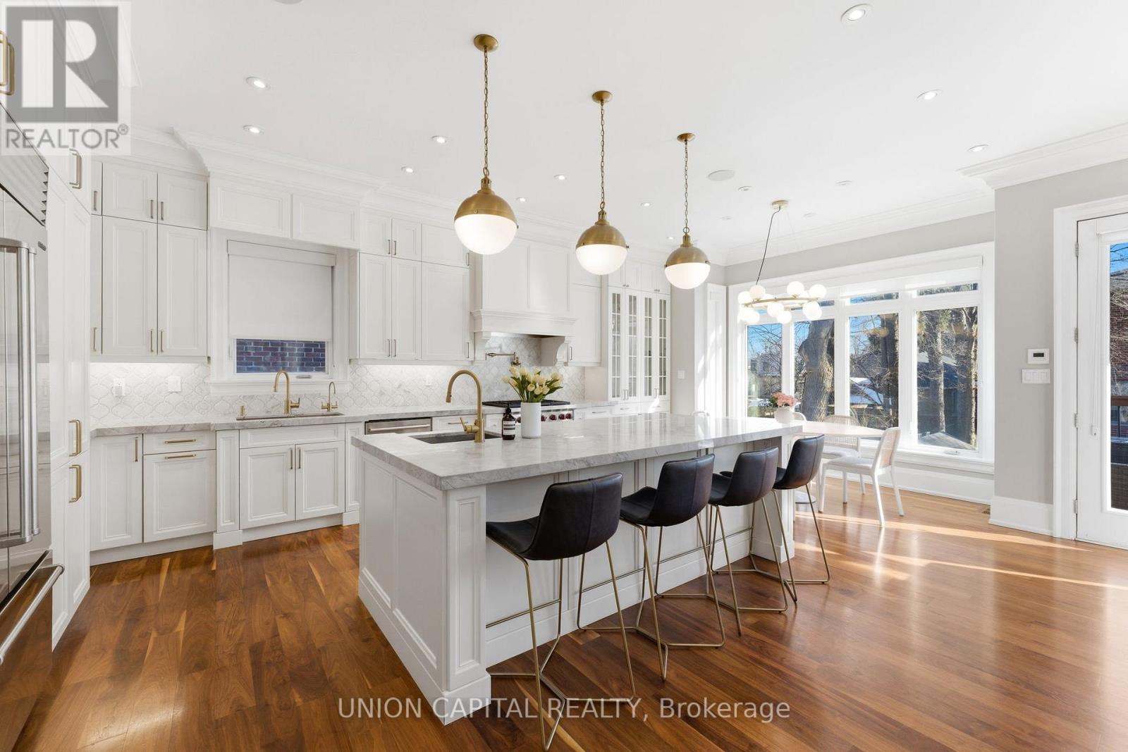 87 Mcgillivray Avenue, Toronto (Bedford Park-Nortown), Ontario  M5M 2Y5 - Photo 10 - C12838476