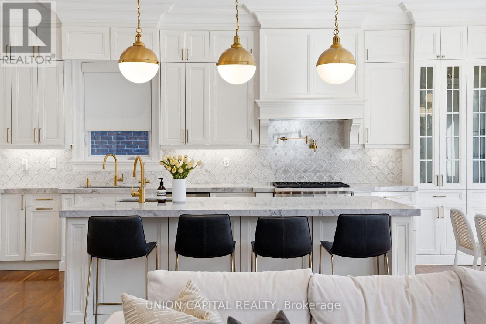 87 Mcgillivray Avenue, Toronto (Bedford Park-Nortown), Ontario  M5M 2Y5 - Photo 11 - C12838476