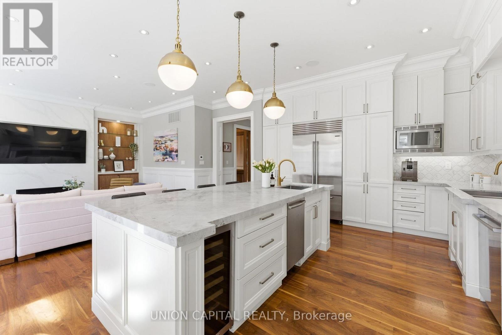 87 Mcgillivray Avenue, Toronto (Bedford Park-Nortown), Ontario  M5M 2Y5 - Photo 18 - C12838476