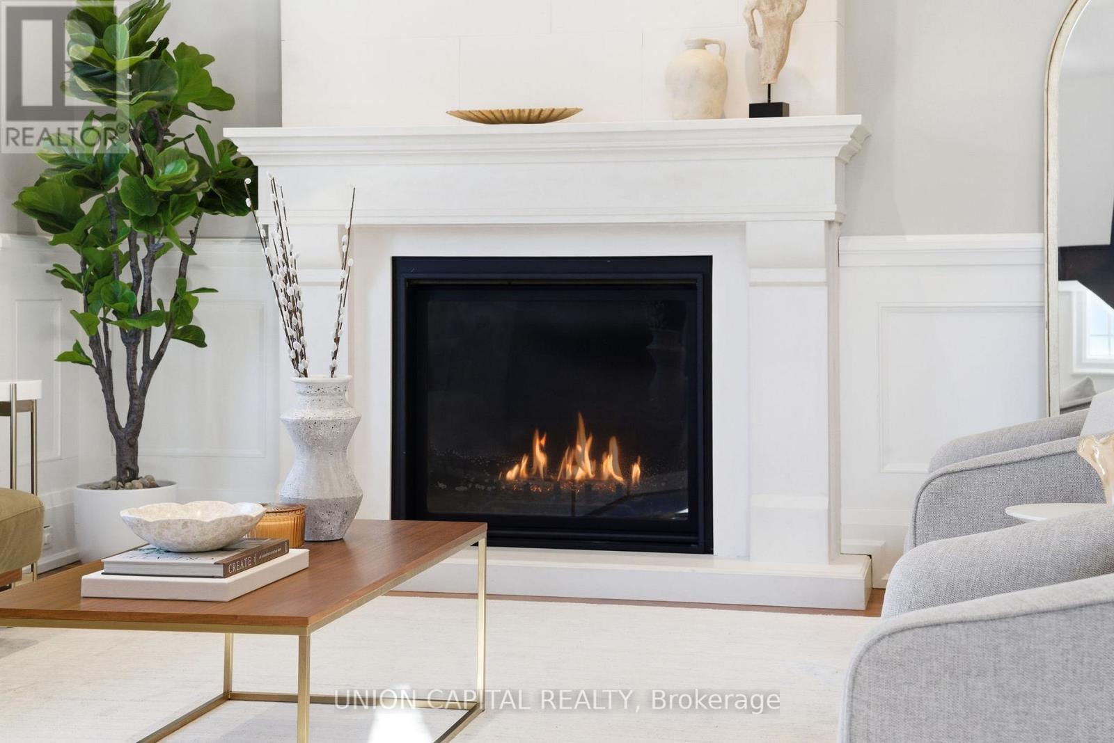 87 Mcgillivray Avenue, Toronto (Bedford Park-Nortown), Ontario  M5M 2Y5 - Photo 4 - C12838476