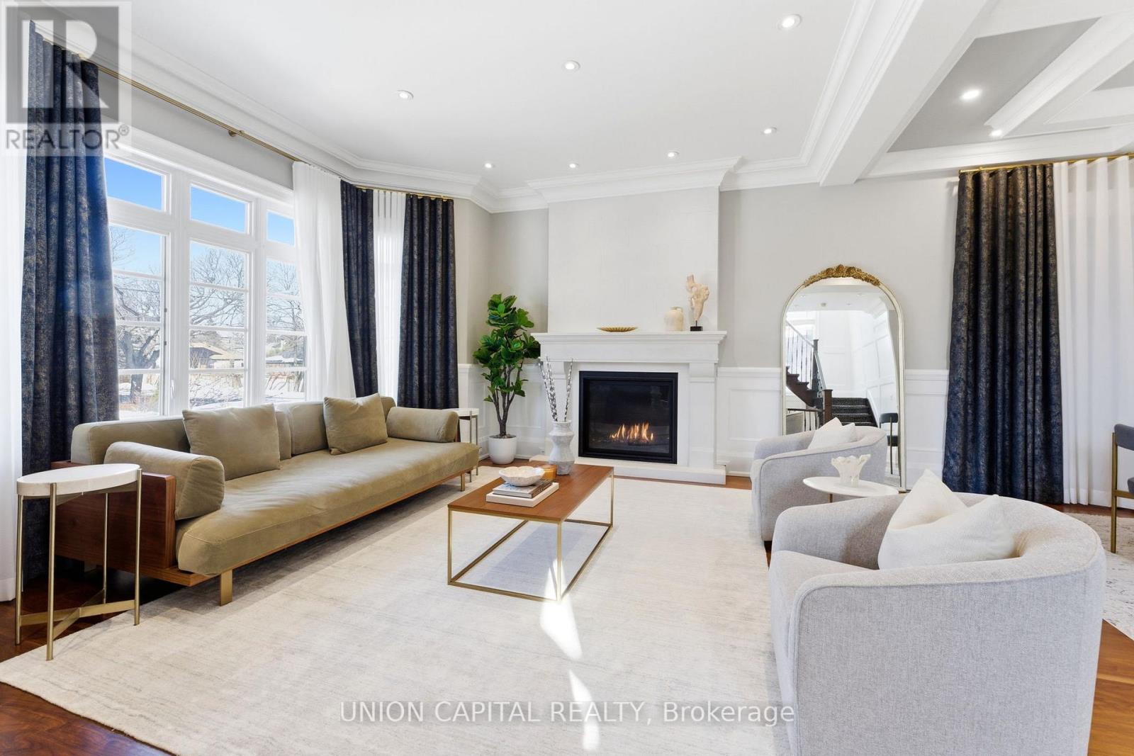 87 Mcgillivray Avenue, Toronto (Bedford Park-Nortown), Ontario  M5M 2Y5 - Photo 5 - C12838476