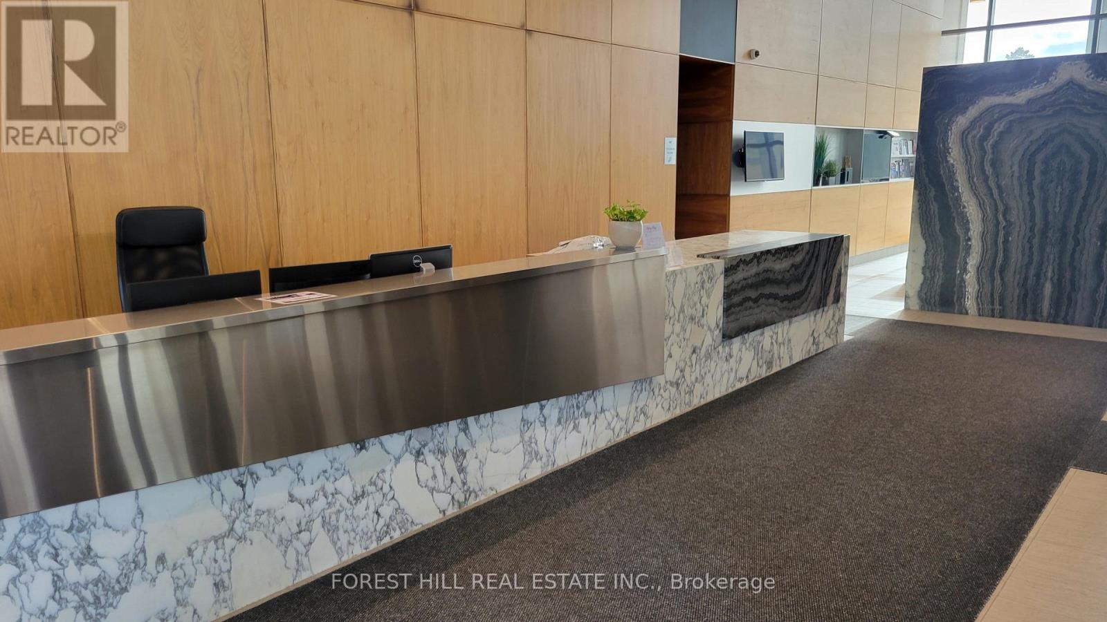 103 - 75 The Donway W, Toronto (Banbury-Don Mills), Ontario  M3C 2E9 - Photo 3 - C12838598