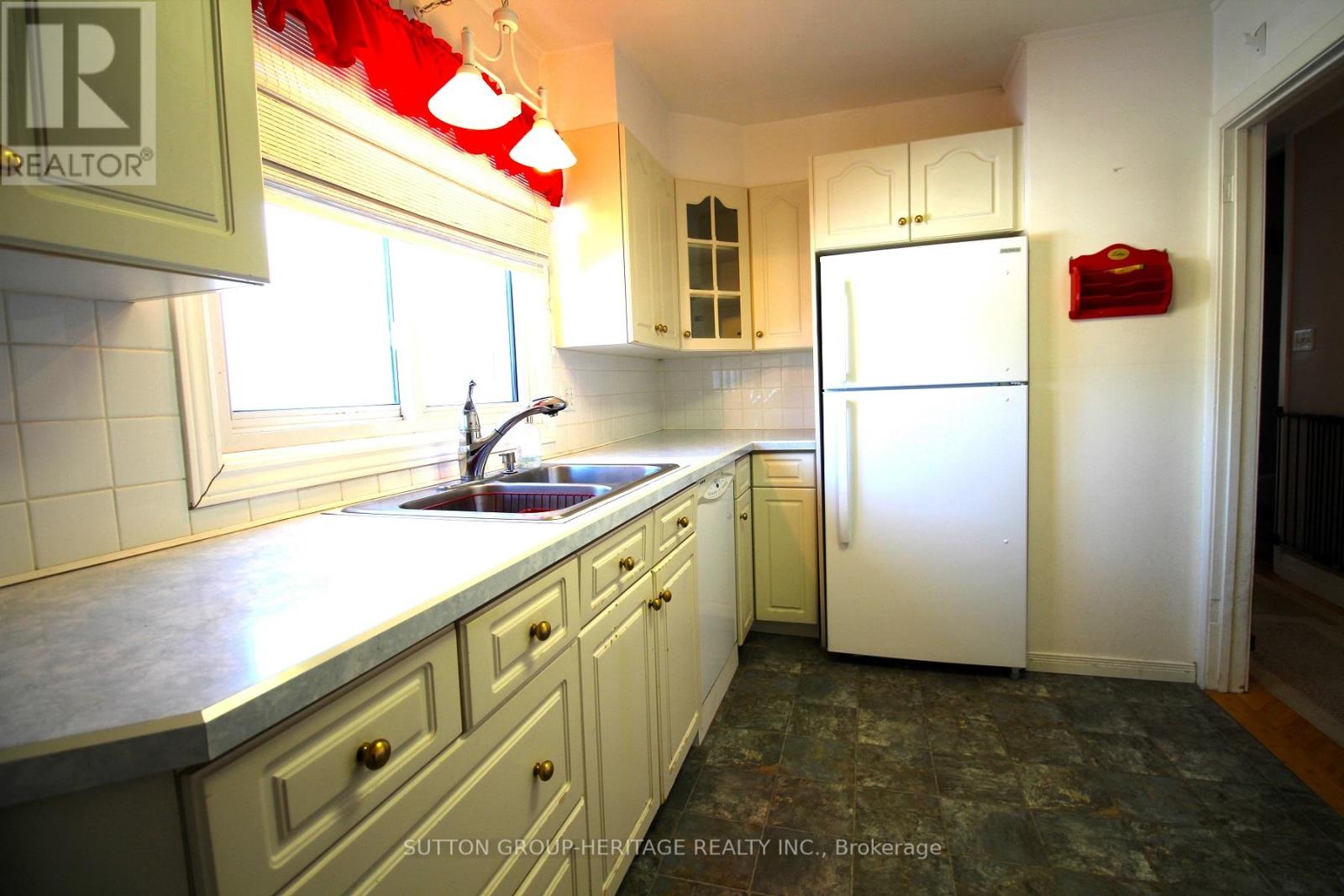 106 Kings Crescent, Ajax, Ontario  L1S 2M7 - Photo 11 - E12838466