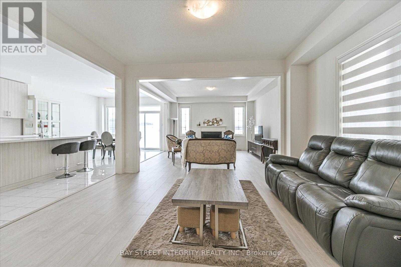 1452 Wheatcroft Drive, Oshawa, Ontario  L1L 0W5 - Photo 6 - E12838566