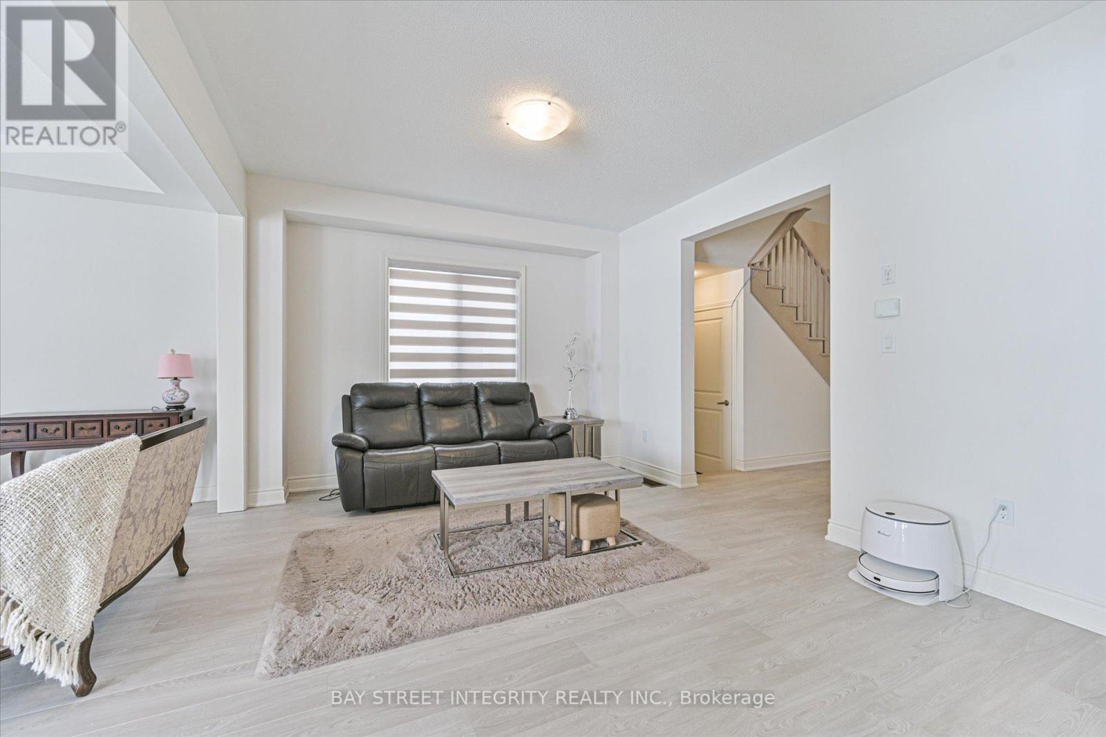 1452 Wheatcroft Drive, Oshawa, Ontario  L1L 0W5 - Photo 7 - E12838566