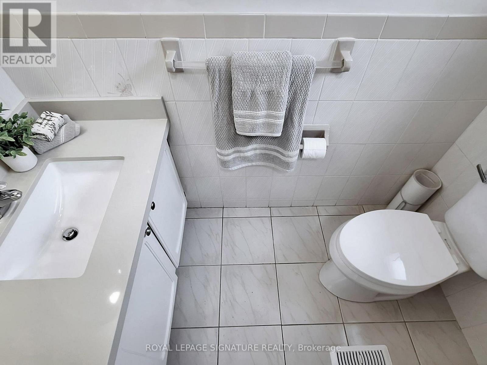 243 Huntsmill Boulevard, Toronto, Ontario  M1W 2Z7 - Photo 24 - E12838568