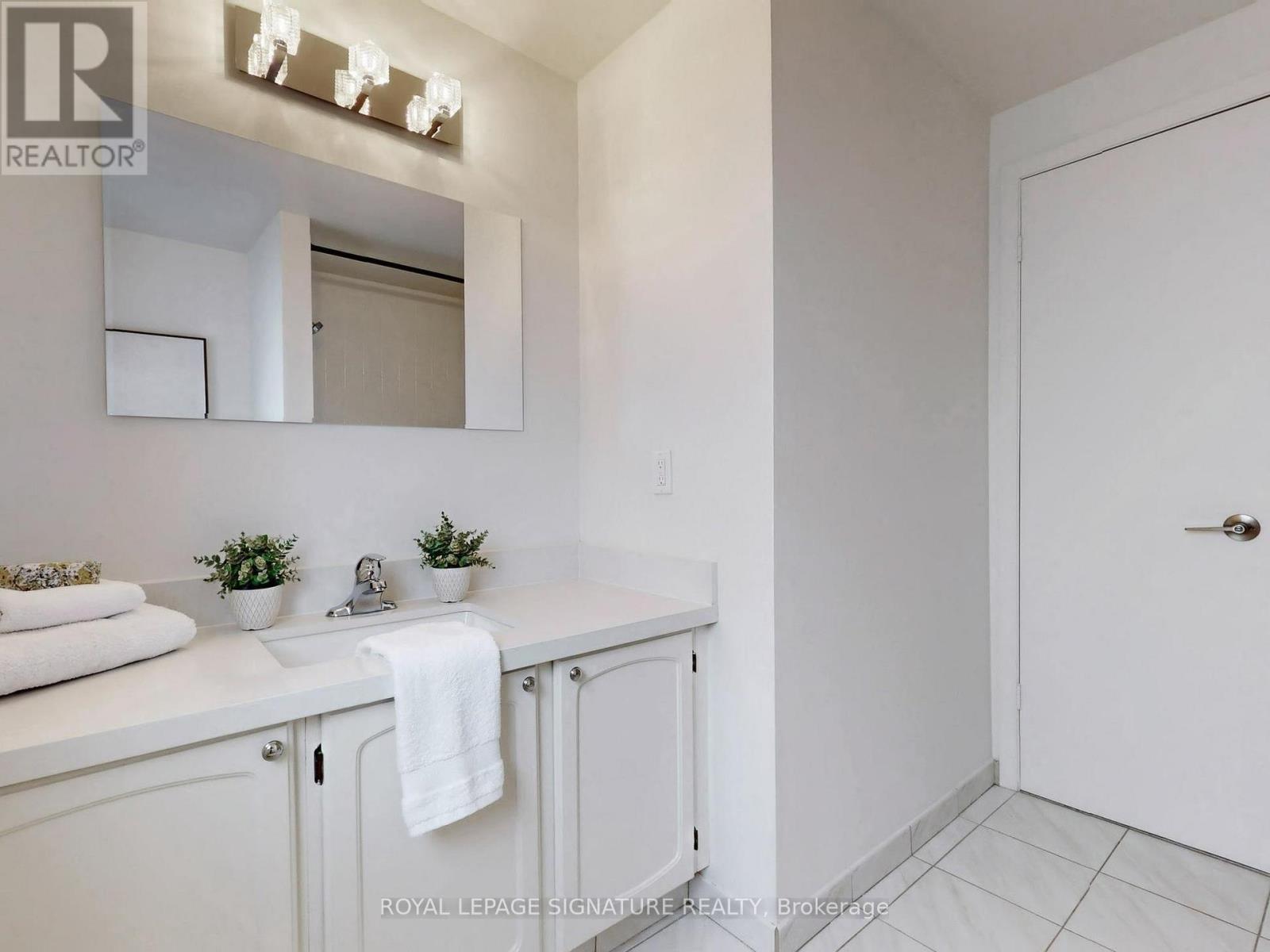 243 Huntsmill Boulevard, Toronto, Ontario  M1W 2Z7 - Photo 37 - E12838568