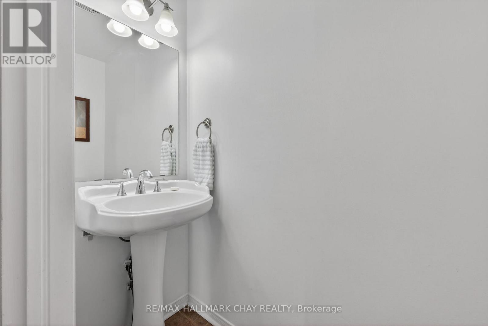 87 Truax Crescent, Essa, Ontario  L3W 0C1 - Photo 12 - N12838478