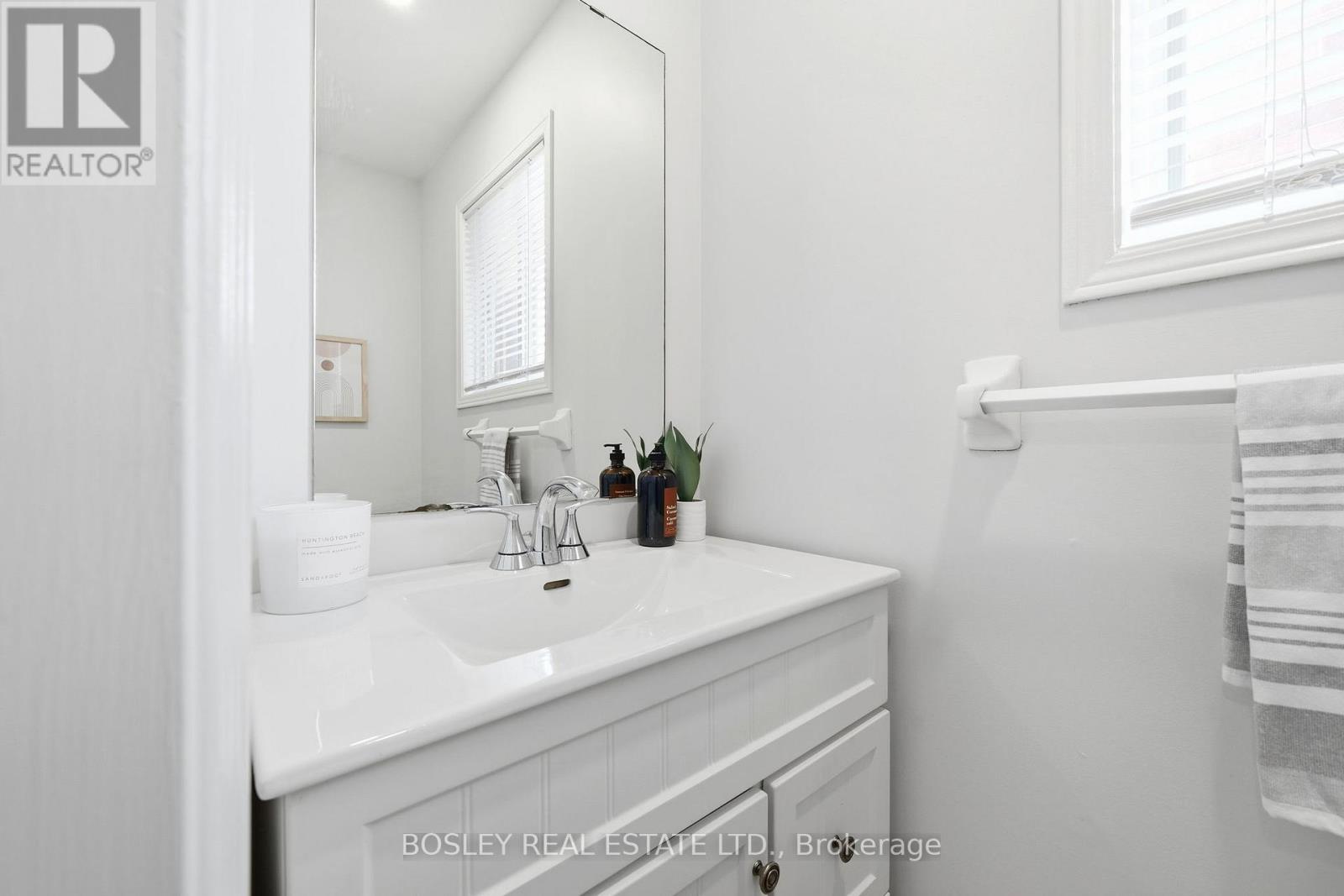 41 Dunsmore Crescent, Richmond Hill, Ontario  L4C 0C5 - Photo 15 - N12838540