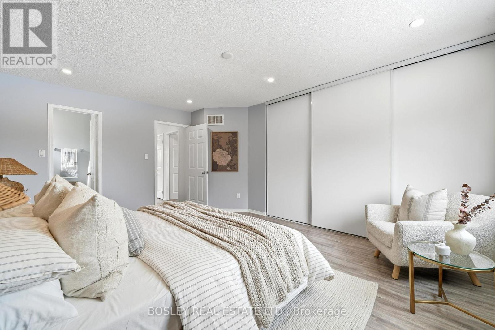 41 Dunsmore Crescent, Richmond Hill, Ontario  L4C 0C5 - Photo 19 - N12838540