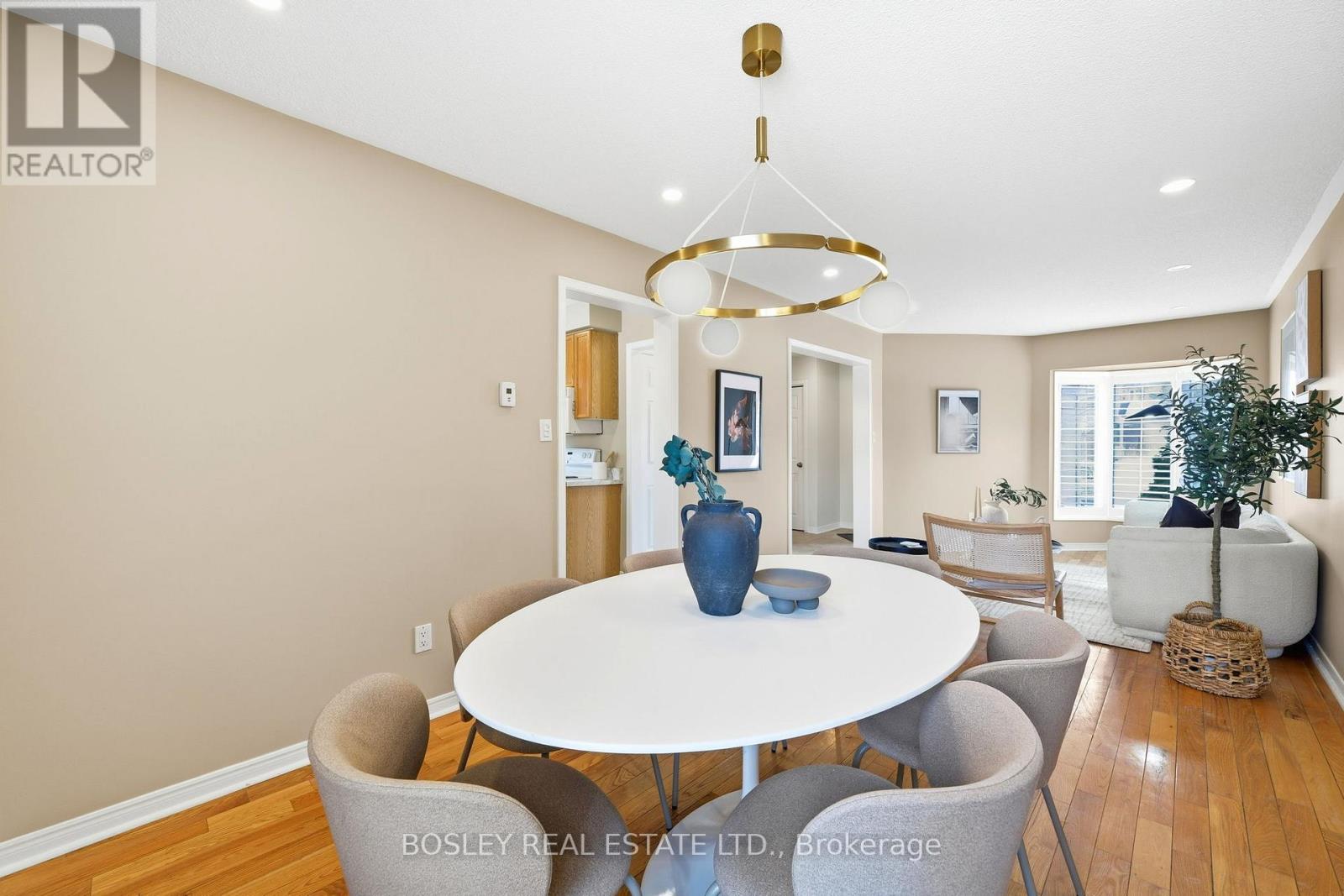 41 Dunsmore Crescent, Richmond Hill, Ontario  L4C 0C5 - Photo 8 - N12838540