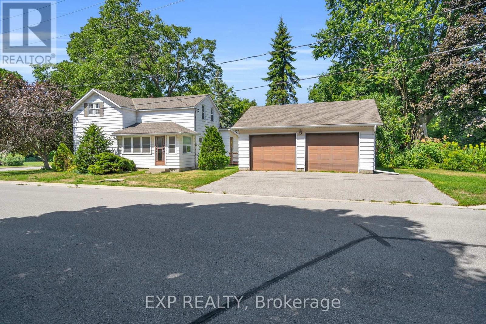 39 RIVER STREET, Georgina, Ontario