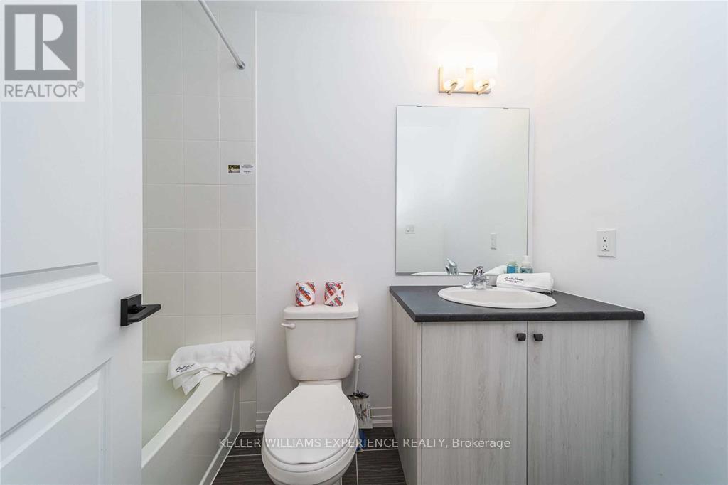 32 Fairlane Avenue, Barrie (Painswick North), Ontario  L9J 0M9 - Photo 22 - S12838600